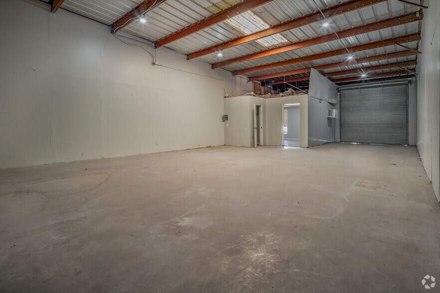 More Photos Of 5504-1 Bandera Rd, San Antonio Unknown For Lease