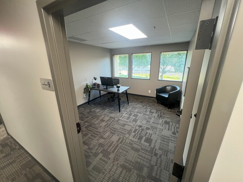 More Photos Of 300 3rd Ave SE, Rochester Coworking Space
