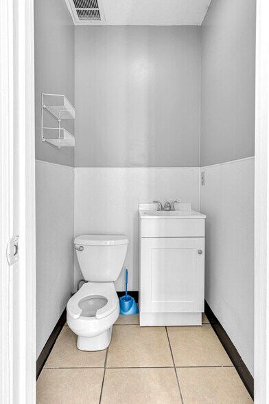 More Photos Of 205 Southbrook Pky, Kearney Daycare Center For Sale