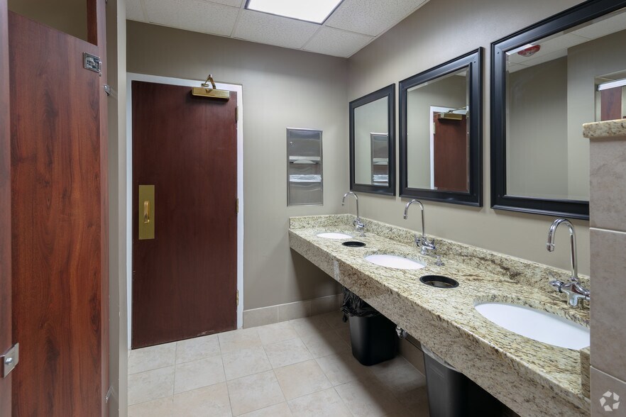 More Photos Of 3355 Lenox Rd NE, Atlanta Office For Lease