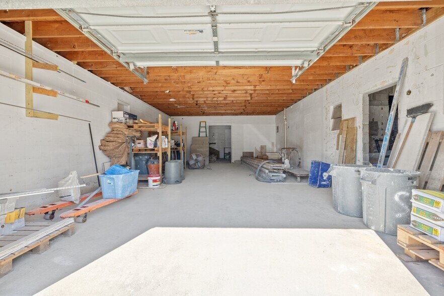 More Photos Of 7900 Blind Pass Rd, Saint Petersburg Freestanding For Sale