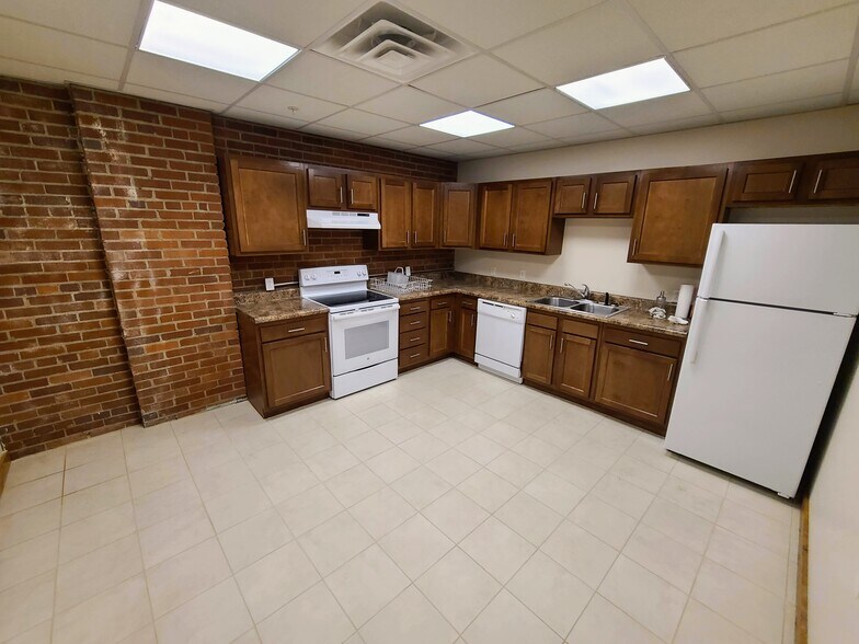 More Photos Of 1216 Smith St, Charleston Apartments For Lease