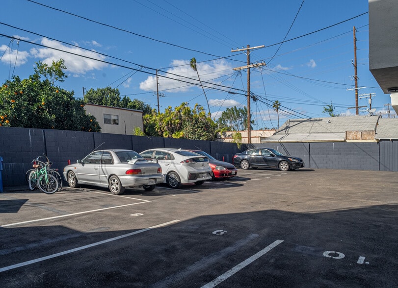 More Photos Of 1711 Granville Ave, Los Angeles Apartments For Sale