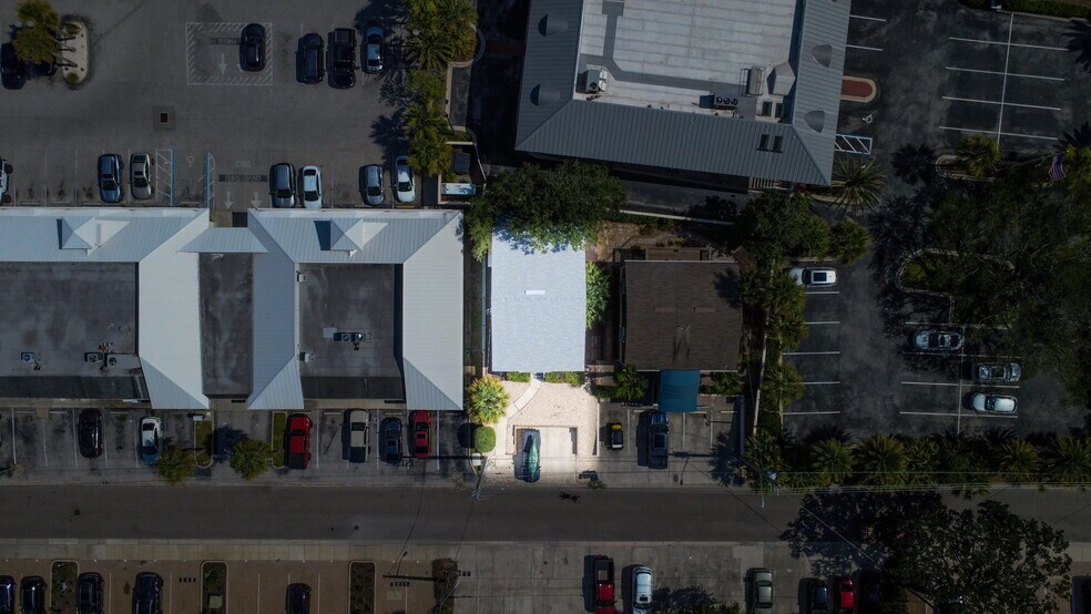 More Photos Of 372 Ahern St, Atlantic Beach Loft Creative Space For Sale