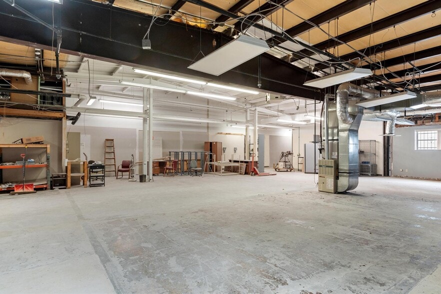 More Photos Of 234 Brooks St, Worcester Warehouse For Lease