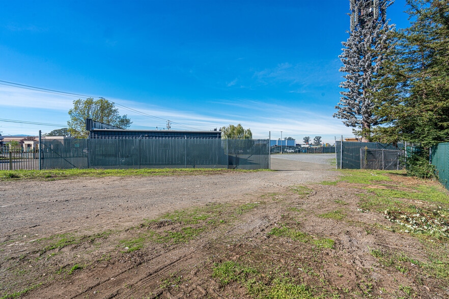 More Photos Of 10342 Old Redwood Hwy, Windsor Warehouse For Sale