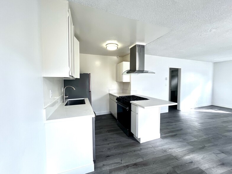 More Photos Of 3189 Cheviot Vista Pl, Los Angeles Apartments For Sale