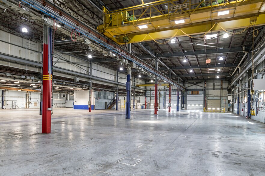 More Photos Of 28 Pond View Dr, Scarborough Manufacturing For Lease