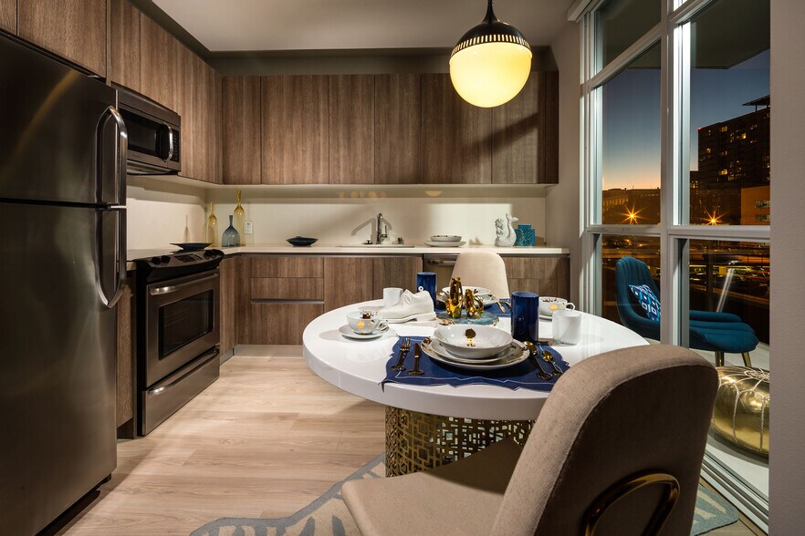 More Photos Of 750 S Grand Ave, Los Angeles Apartments For Lease
