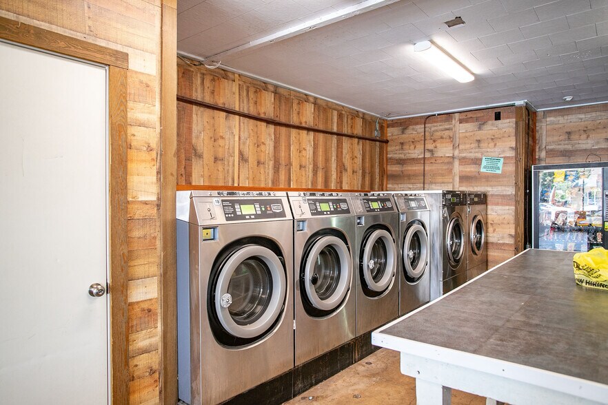 More Photos Of 316 Broad St, Florence Flex For Sale