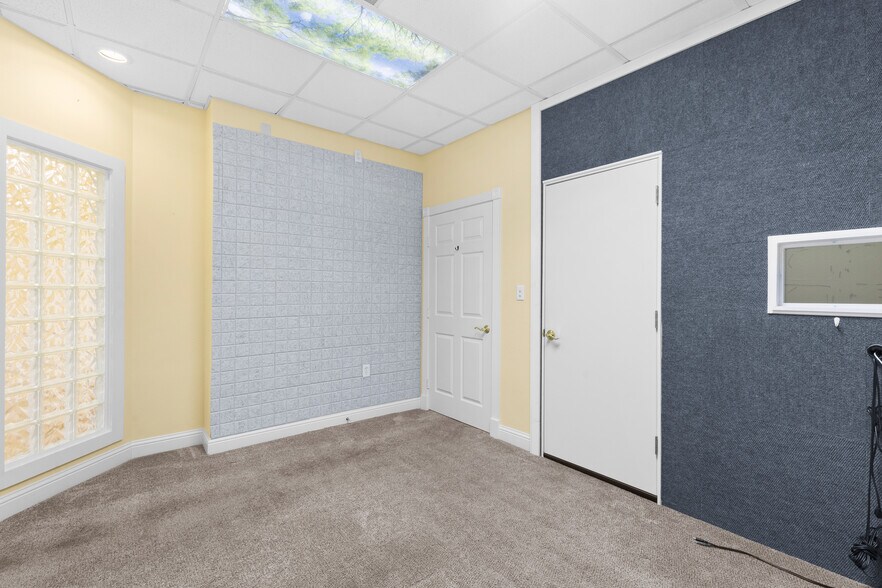 More Photos Of 2230 W Grande Blvd, Tyler Storefront Retail Office For Lease