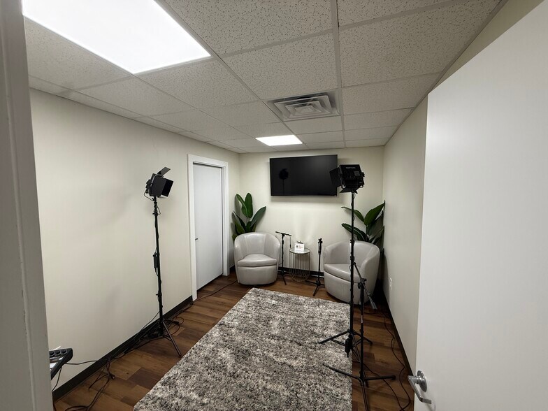 More Photos Of 524 Red Lane Rd, Birmingham Medical For Sale