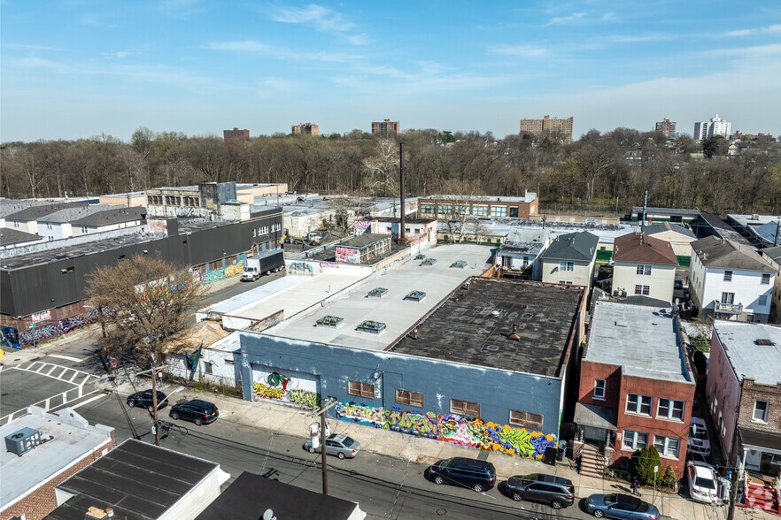 More Photos Of 162-176 Abington, Newark Industrial For Lease