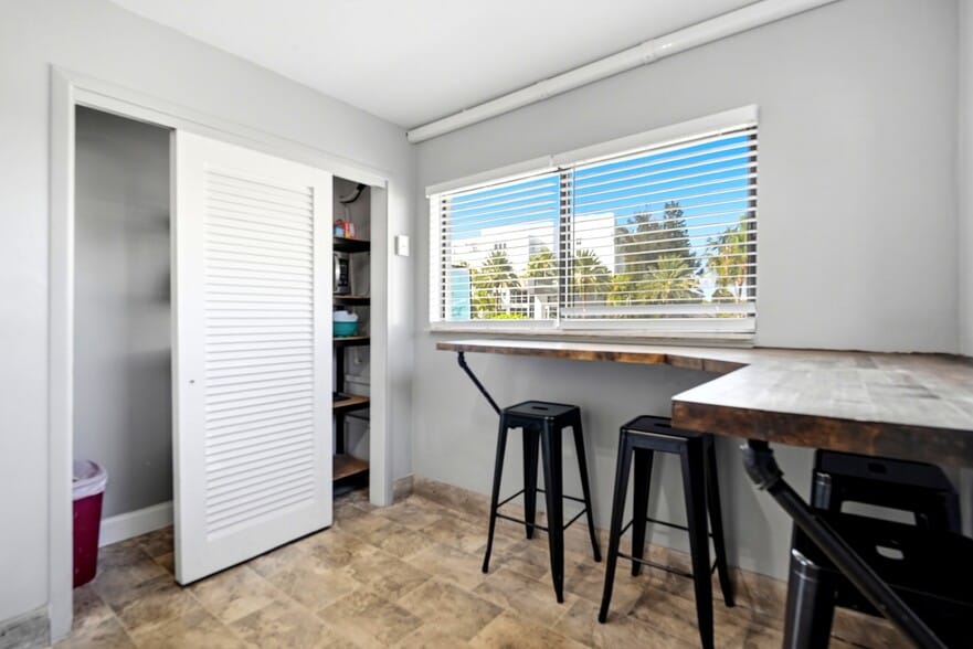 More Photos Of 11965 Gulf Blvd, Treasure Island Hotel For Sale