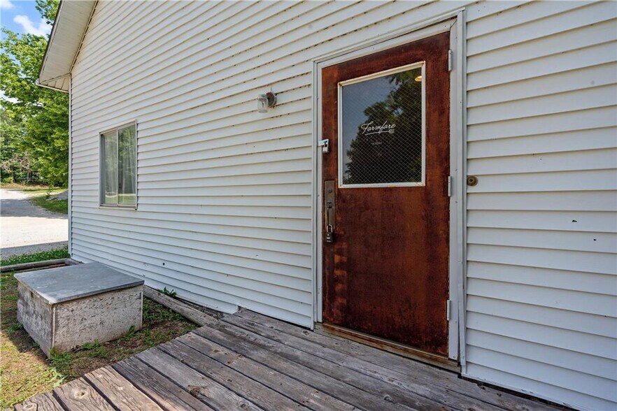 More Photos Of 505 MO-273 Highway, Tracy Freestanding For Sale