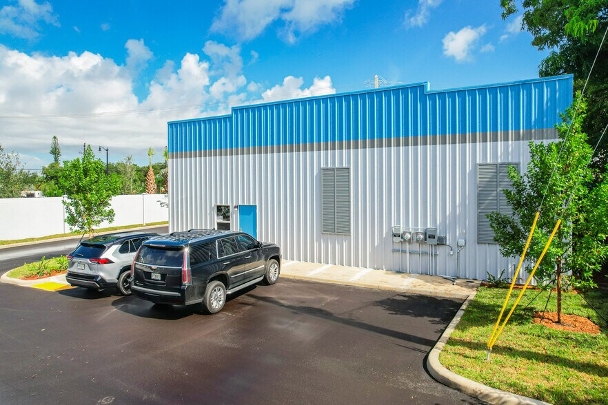 More Photos Of 621 NE 1st Ave, Pompano Beach Warehouse For Sale