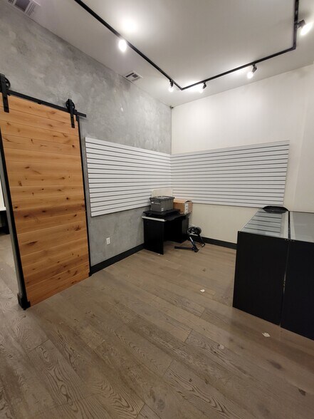 More Photos Of 1306 Avenue H, Brooklyn Storefront Retail Residential For Lease