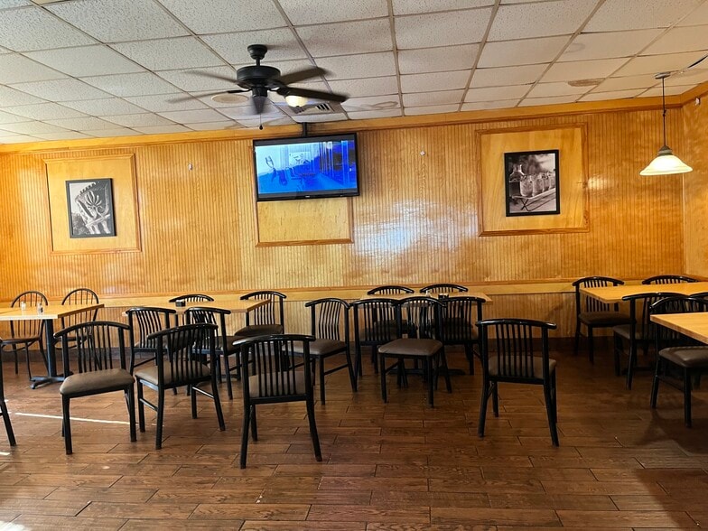 More Photos Of 323 Harold G Clarke Pky, Forsyth Restaurant For Sale