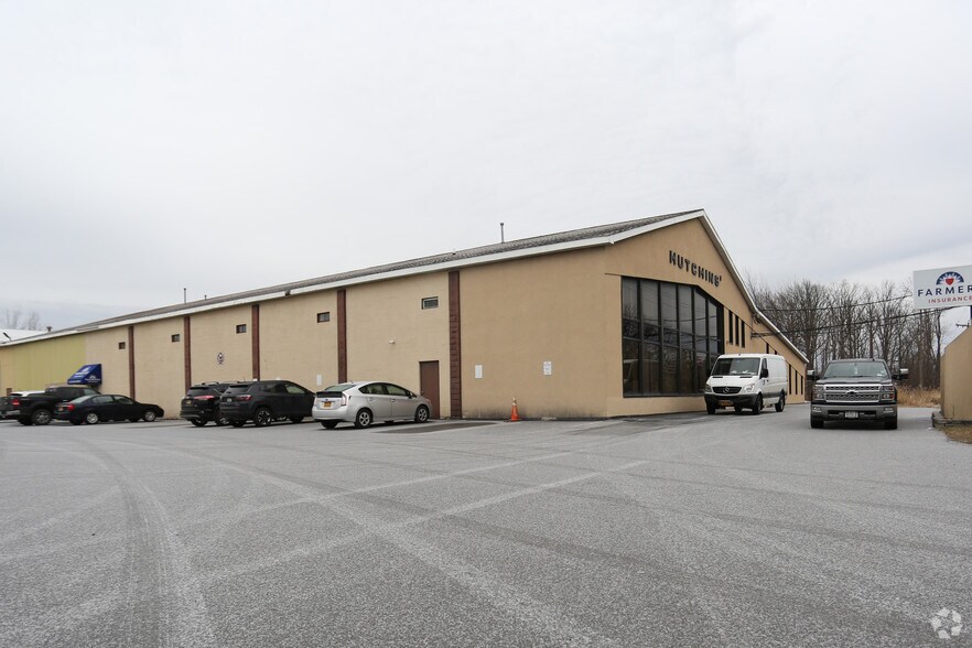 More Photos Of 7510-7512 Porter Rd, Niagara Falls Flex For Lease