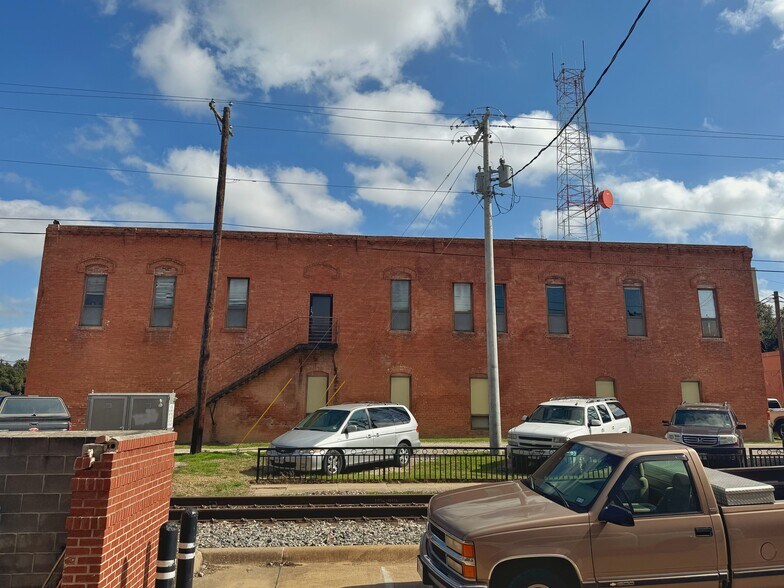 More Photos Of 113 E Wm J Bryan Pky, Bryan Storefront For Lease