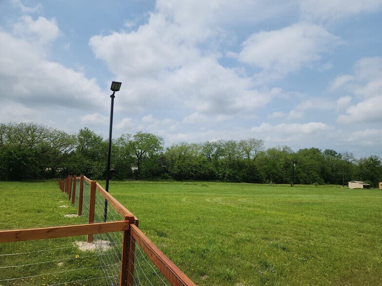 More Photos Of 2895 County Road 341, McKinney Land For Lease
