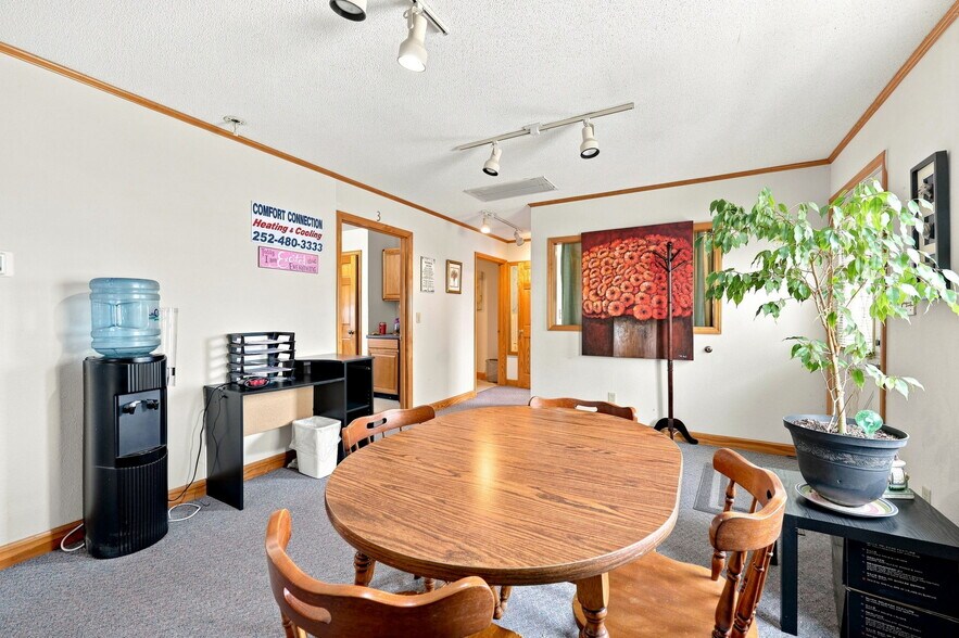 More Photos Of 2701 N Croatan Hwy, Kill Devil Hills Office For Sale