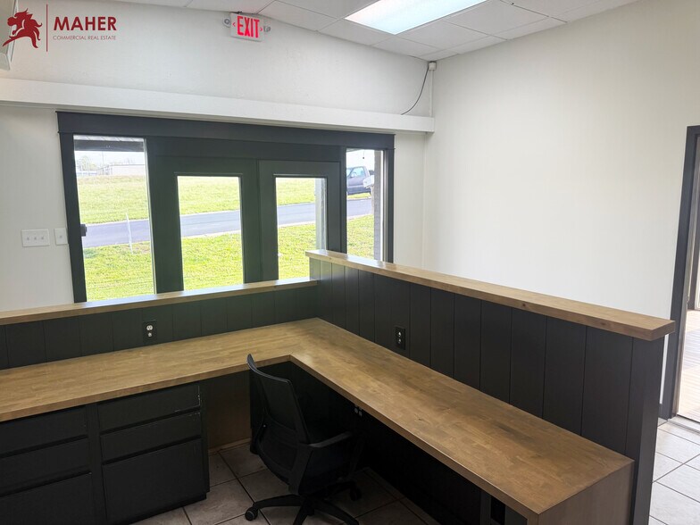 More Photos Of 2610 Calvert Dr, Columbia Industrial For Sale