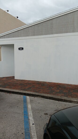 More Photos Of 822 SE 8th Ave, Deerfield Beach Storefront Retail Office For Sale