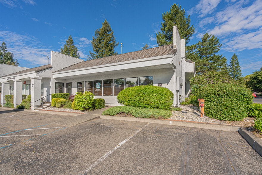 More Photos Of 190-196 Wikiup Dr, Santa Rosa Medical For Lease