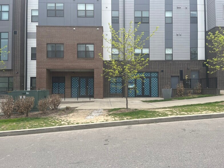 More Photos Of 1425 N Dunn St, Bloomington Apartments For Lease