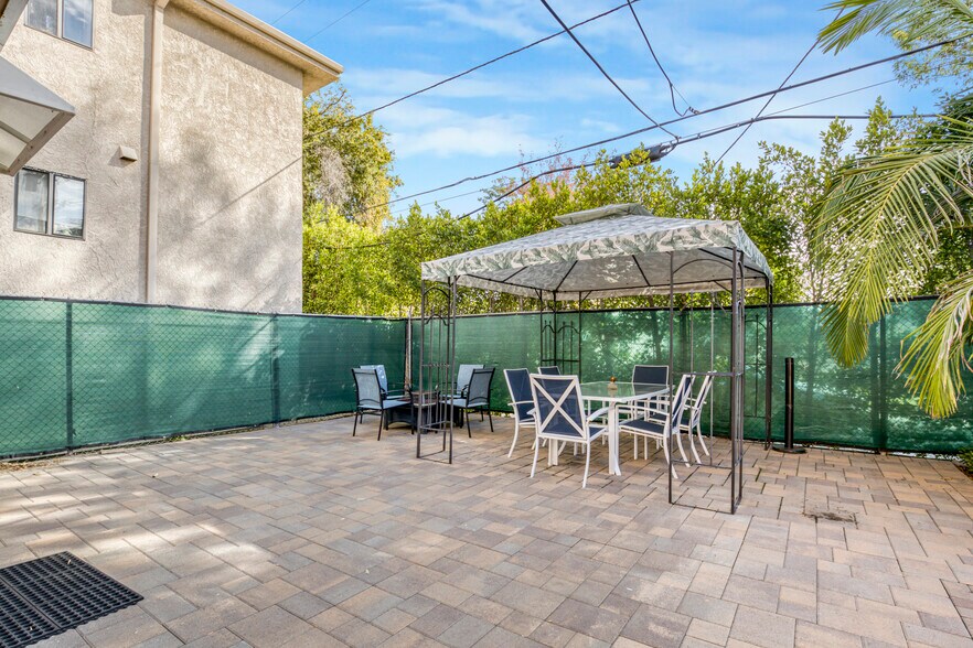 More Photos Of 12256 Riverside Dr, Valley Village Apartments For Sale