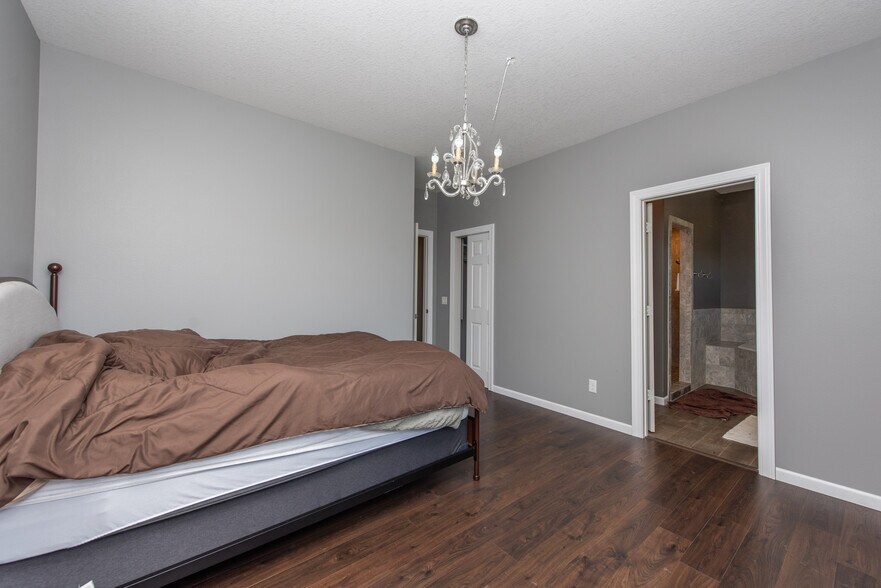 More Photos Of 13603 38th St SW, Belfield Flex For Lease