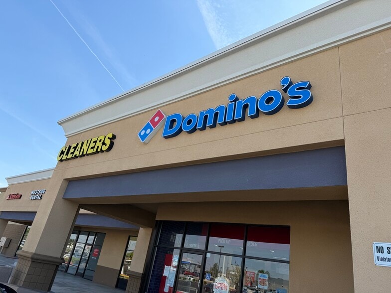 More Photos Of 13061-13073 Rosedale Hwy, Bakersfield General Retail For Lease