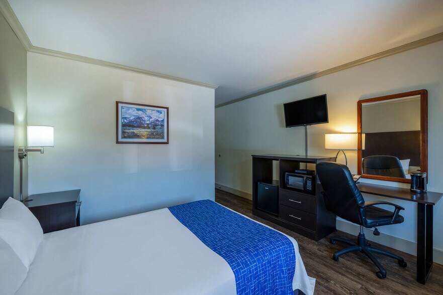 More Photos Of 102 Rogers Ln, Livingston Hotel For Lease