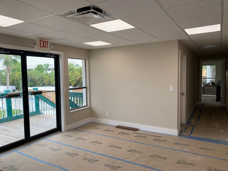 More Photos Of 3444 Marinatown Ln, North Fort Myers Unknown For Lease