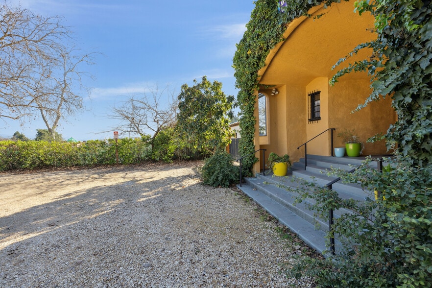 More Photos Of 115 Main St, Saint Helena Freestanding For Sale