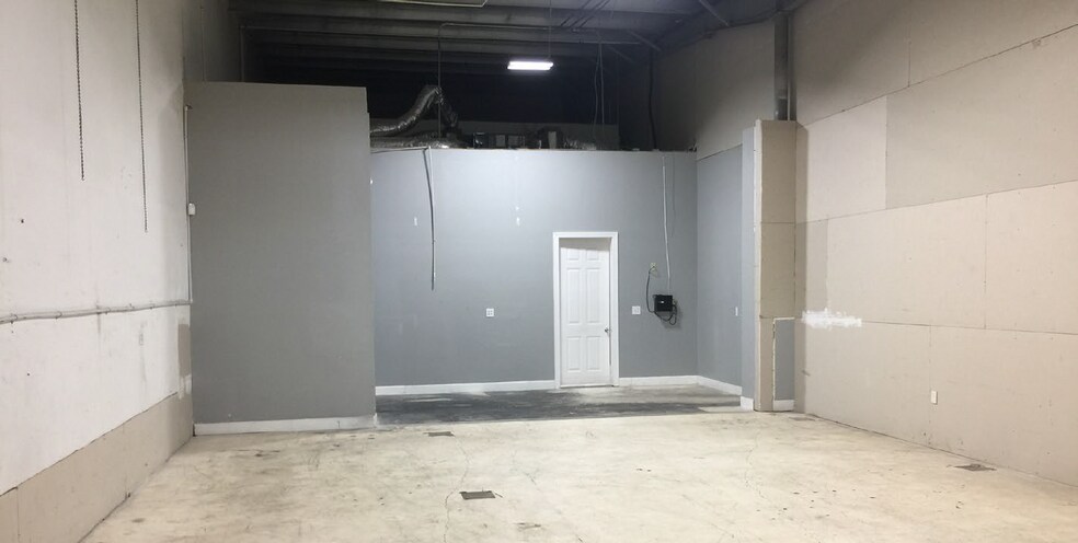 More Photos Of 11755 W Little York Rd, Houston Industrial For Lease