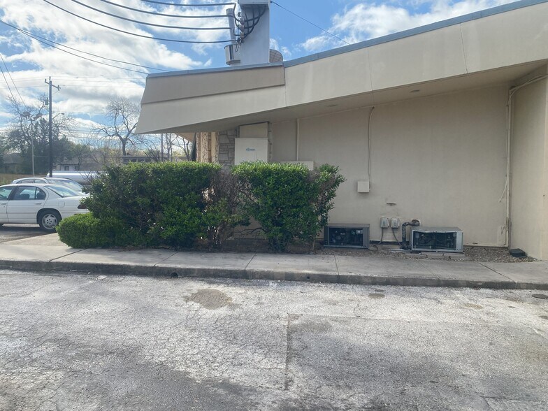 More Photos Of 3400 San Pedro, San Antonio Freestanding For Lease