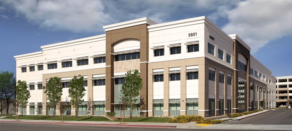 More Photos Of 3851 Katella, Los Alamitos Medical For Lease