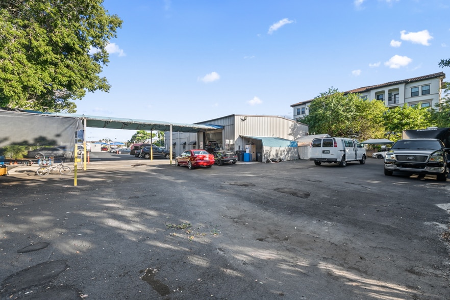 More Photos Of 4521 N Federal Hwy, Pompano Beach Auto Dealership For Sale