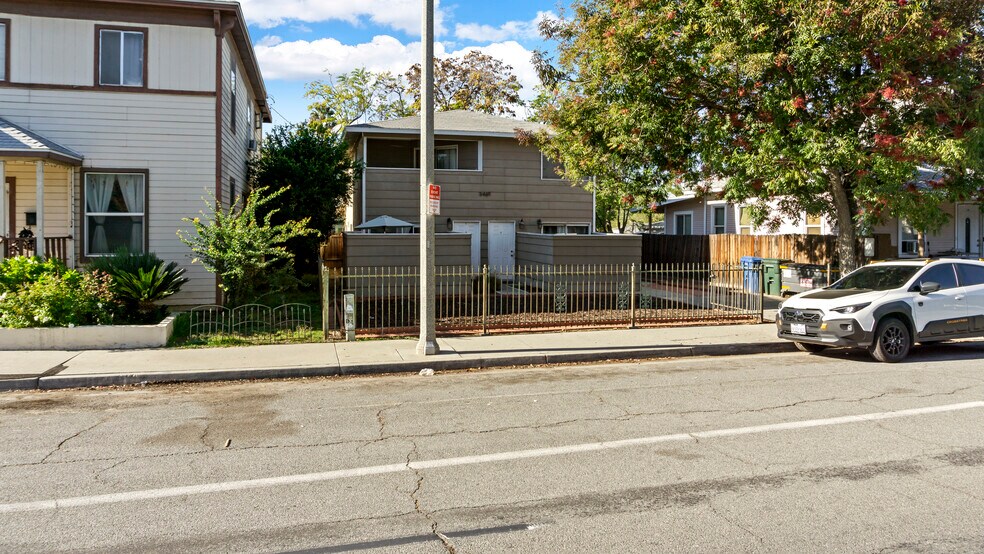 More Photos Of 3469 Lime St, Riverside Apartments For Sale