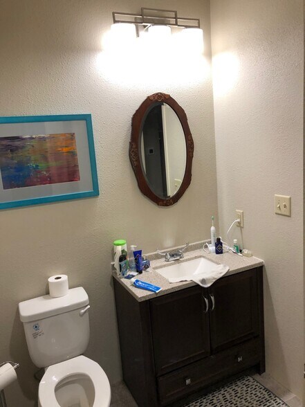 More Photos Of 12701 Lowden Ln, Manchaca Warehouse For Lease