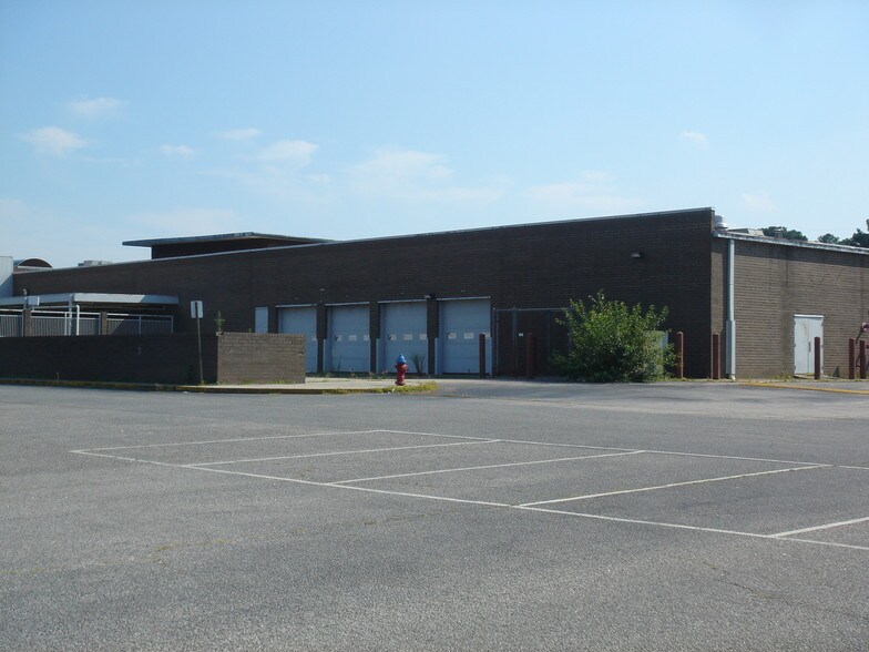 More Photos Of 1402 Western Blvd, Tarboro Auto Repair For Lease