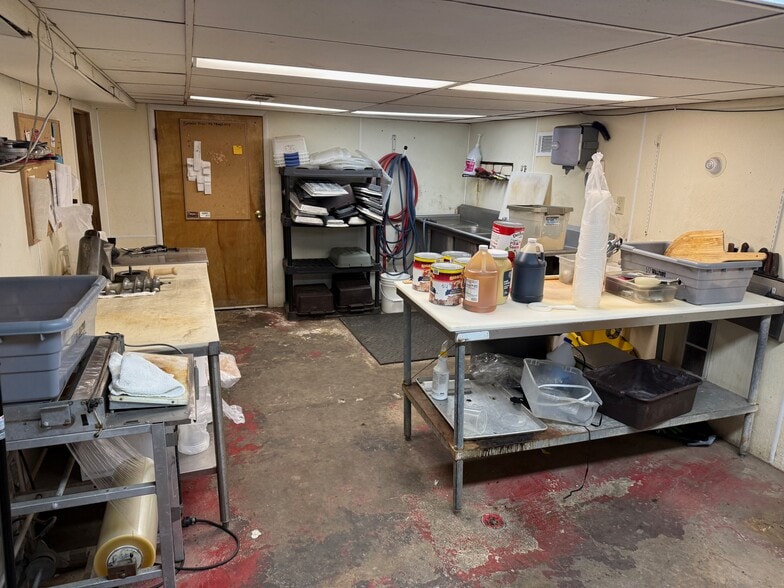 More Photos Of 209 17th St SW, Massillon General Retail For Sale