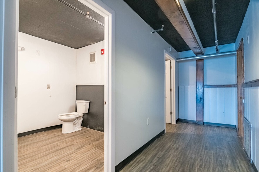 More Photos Of 141 Congamond Rd, Southwick Restaurant For Lease