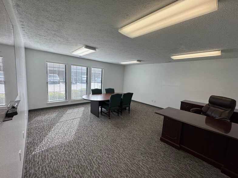 More Photos Of 200 Professional Ct, Lafayette Office For Lease