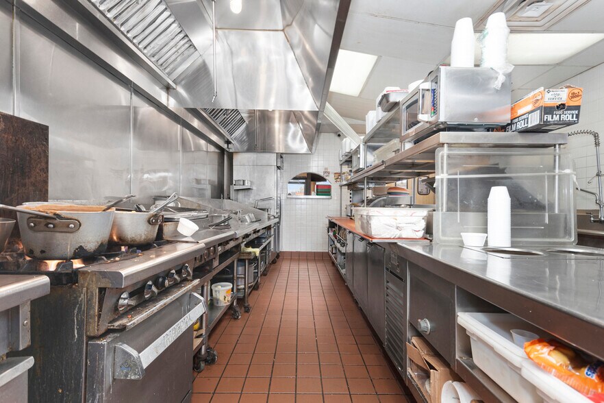 More Photos Of 1015 E Ogden Ave, Naperville Fast Food For Sale