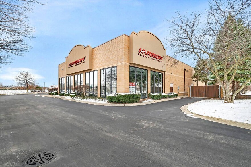 More Photos Of 1076 Route 59, Aurora Freestanding For Lease