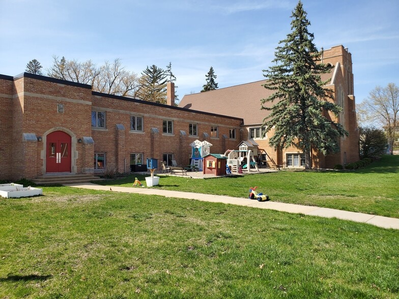 More Photos Of 4201 W 50th St, Edina Specialty For Sale