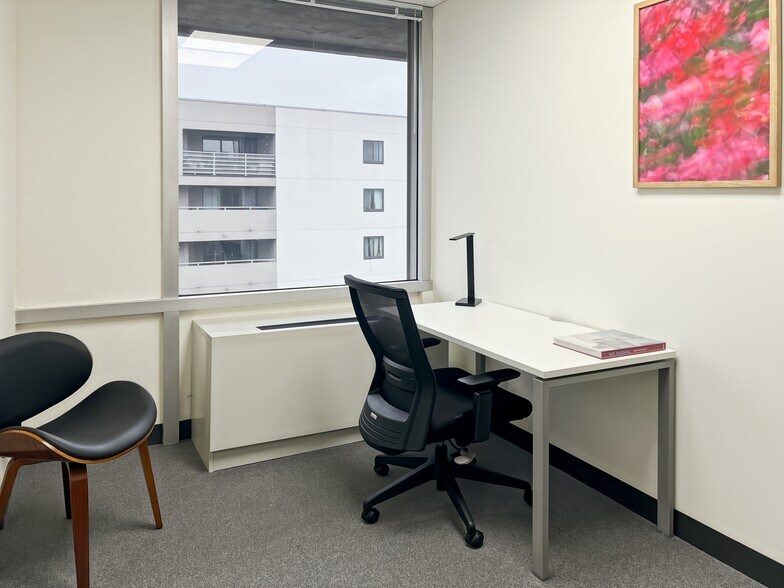 More Photos Of 205 S Whiting St, Alexandria Coworking Space